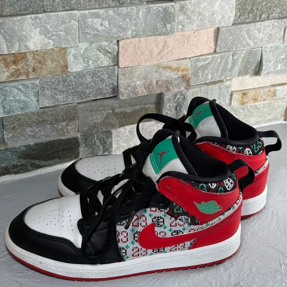 Air Jordan 1 Mid SE "Ugly Christmas Sweater” size 1.5 Y - Picture 4 of 8